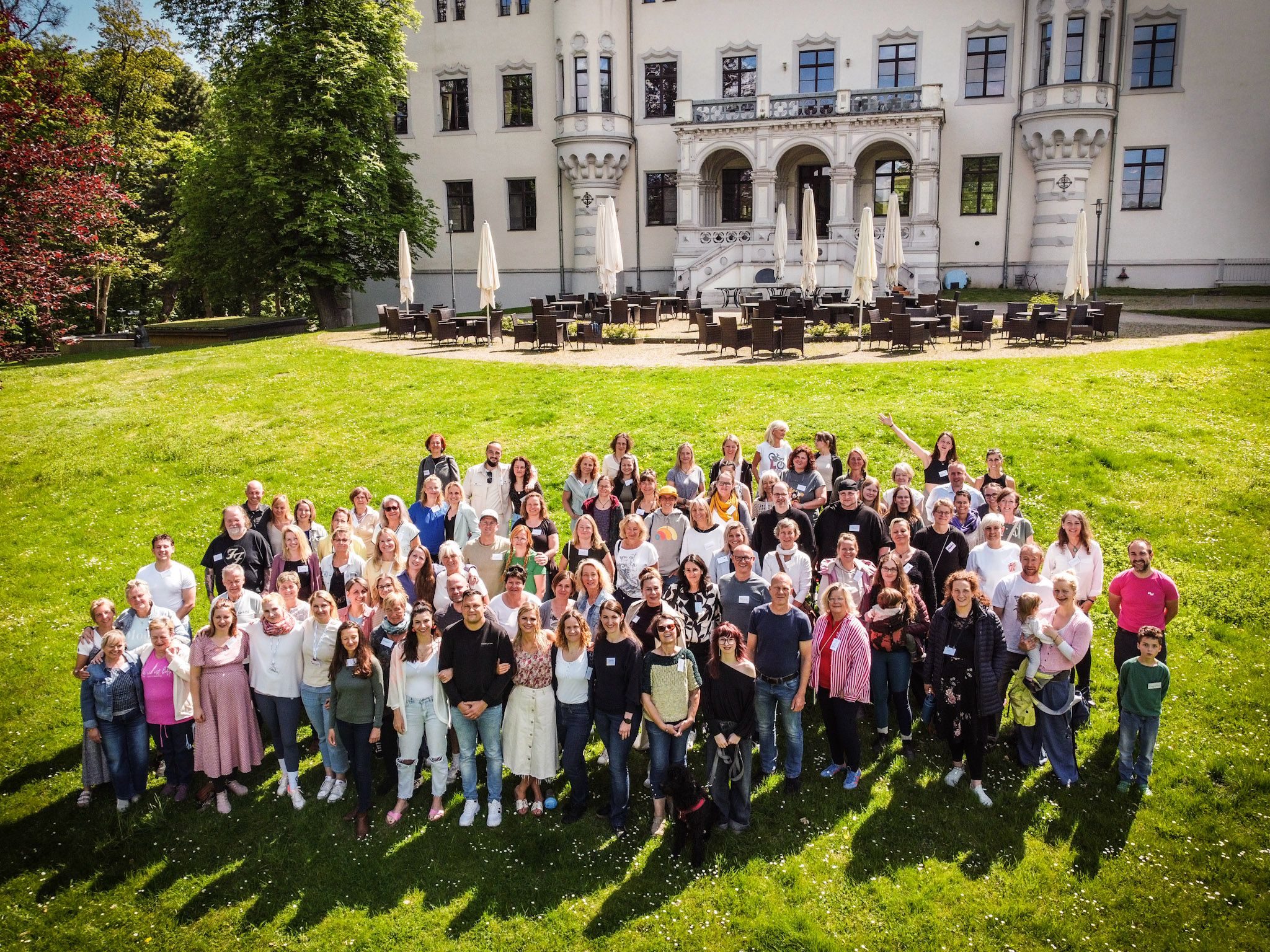 Das Dreamteam vor dem Schloss